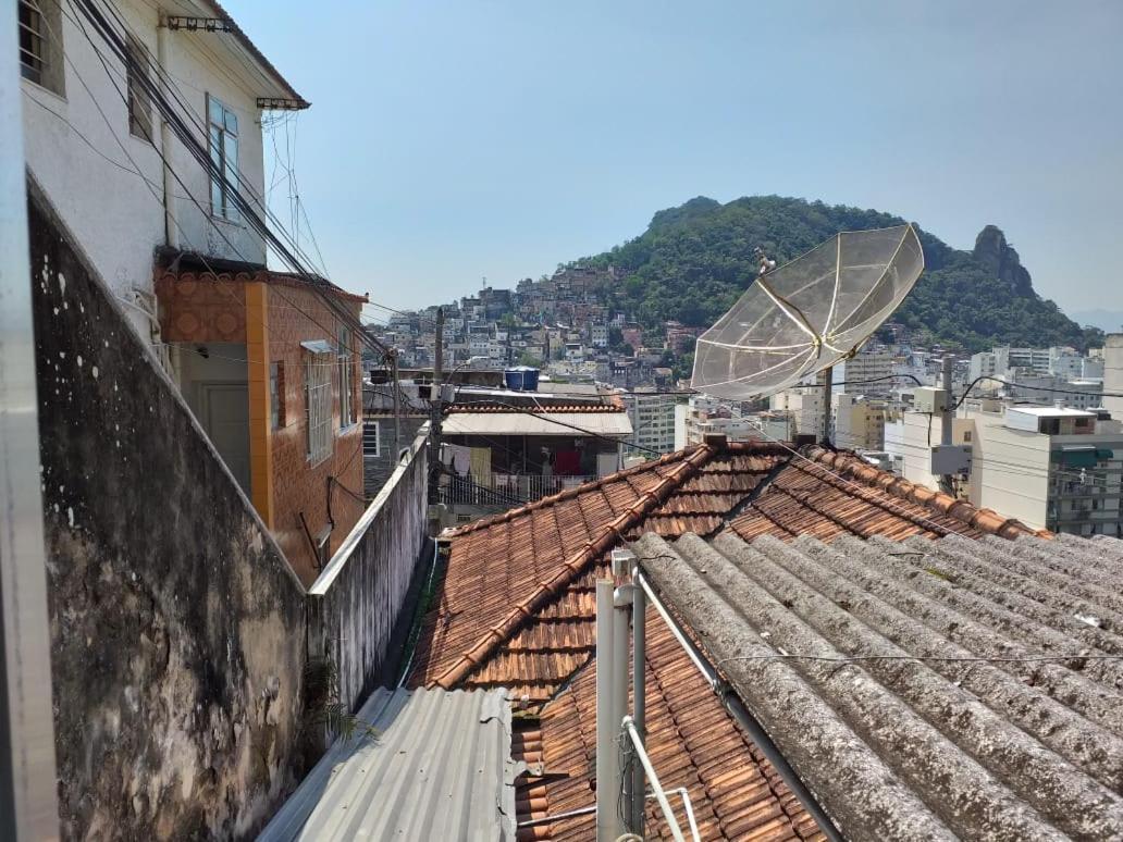 Acomodação com café da manhã  Copacabana Favela Experience *